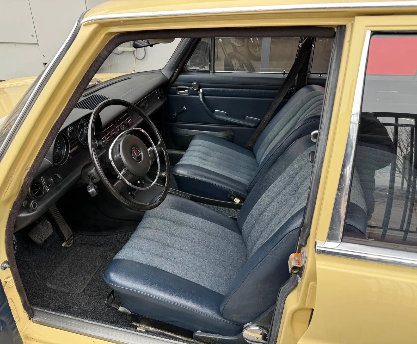 Mercedes-Benz 114 2.3 automatic  - изображение 7