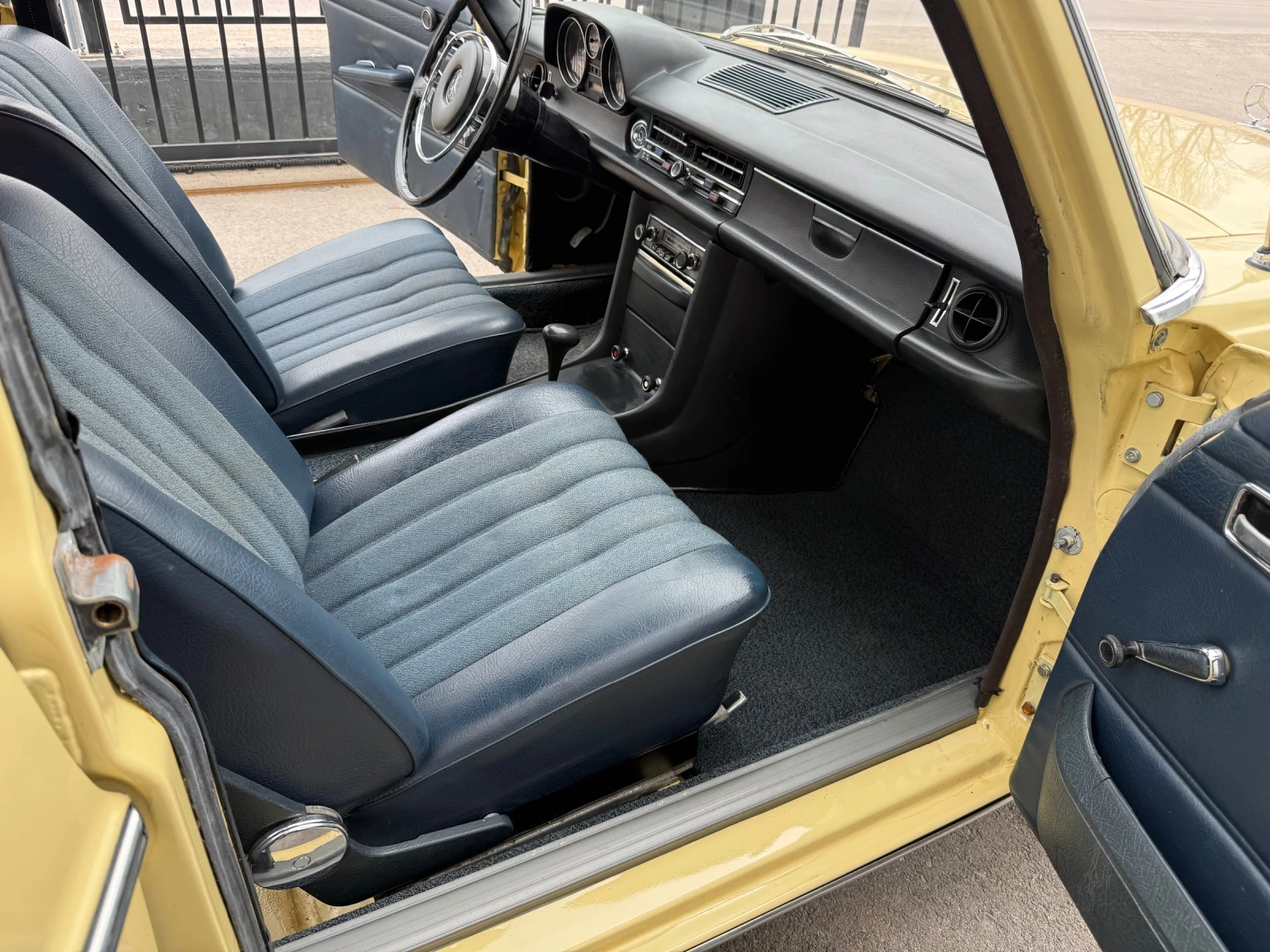 Mercedes-Benz 114 2.3 automatic  - изображение 10