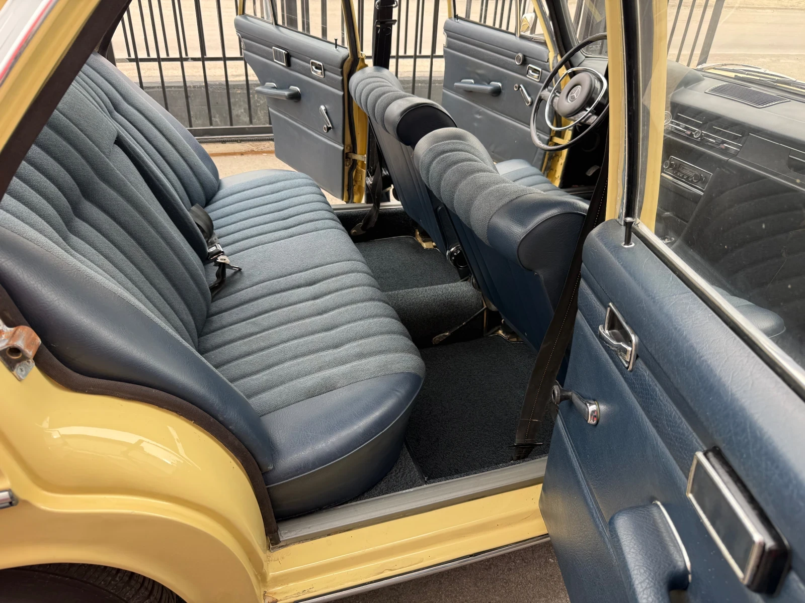 Mercedes-Benz 114 2.3 automatic  - изображение 9