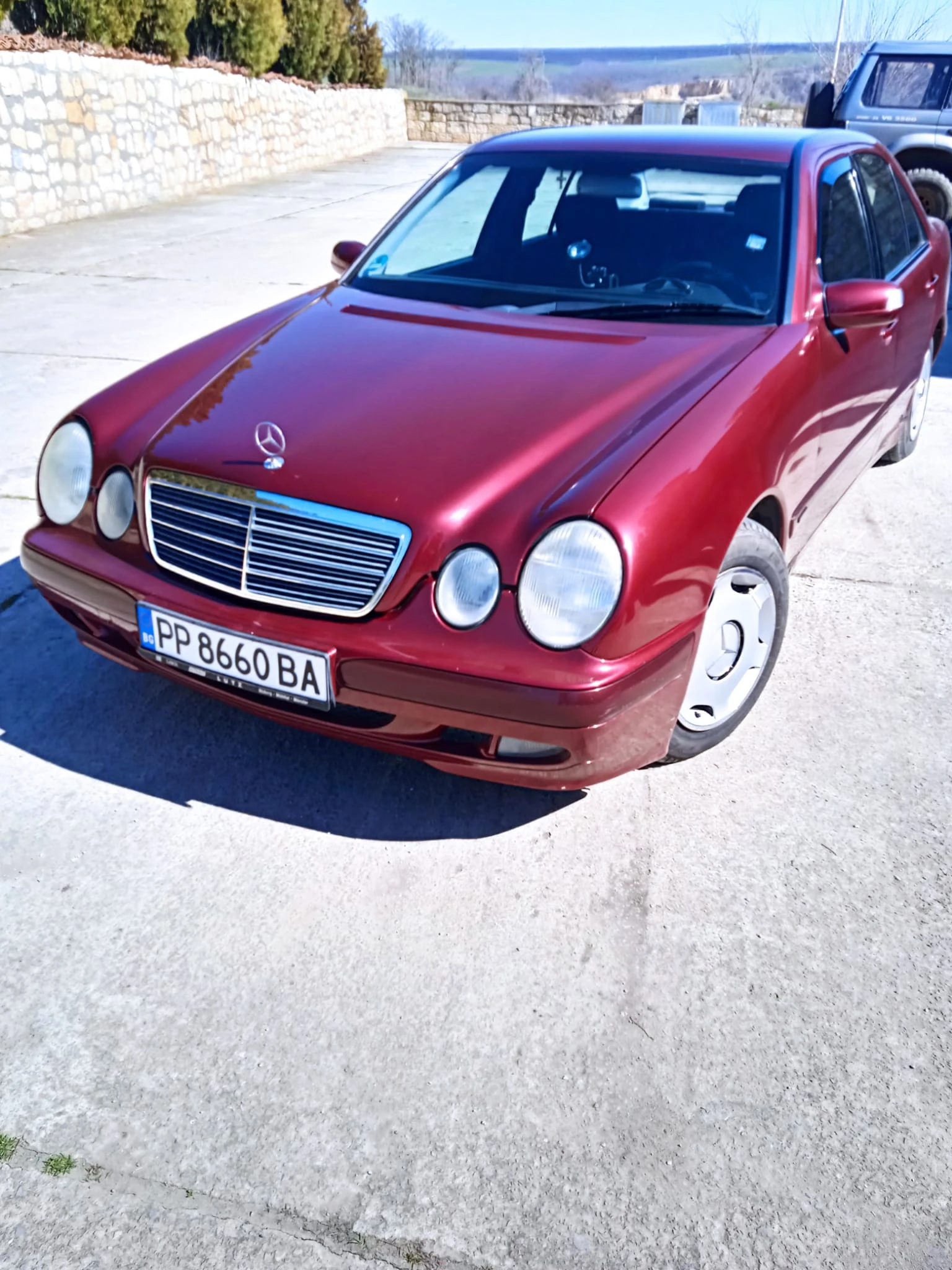 Mercedes-Benz E 200