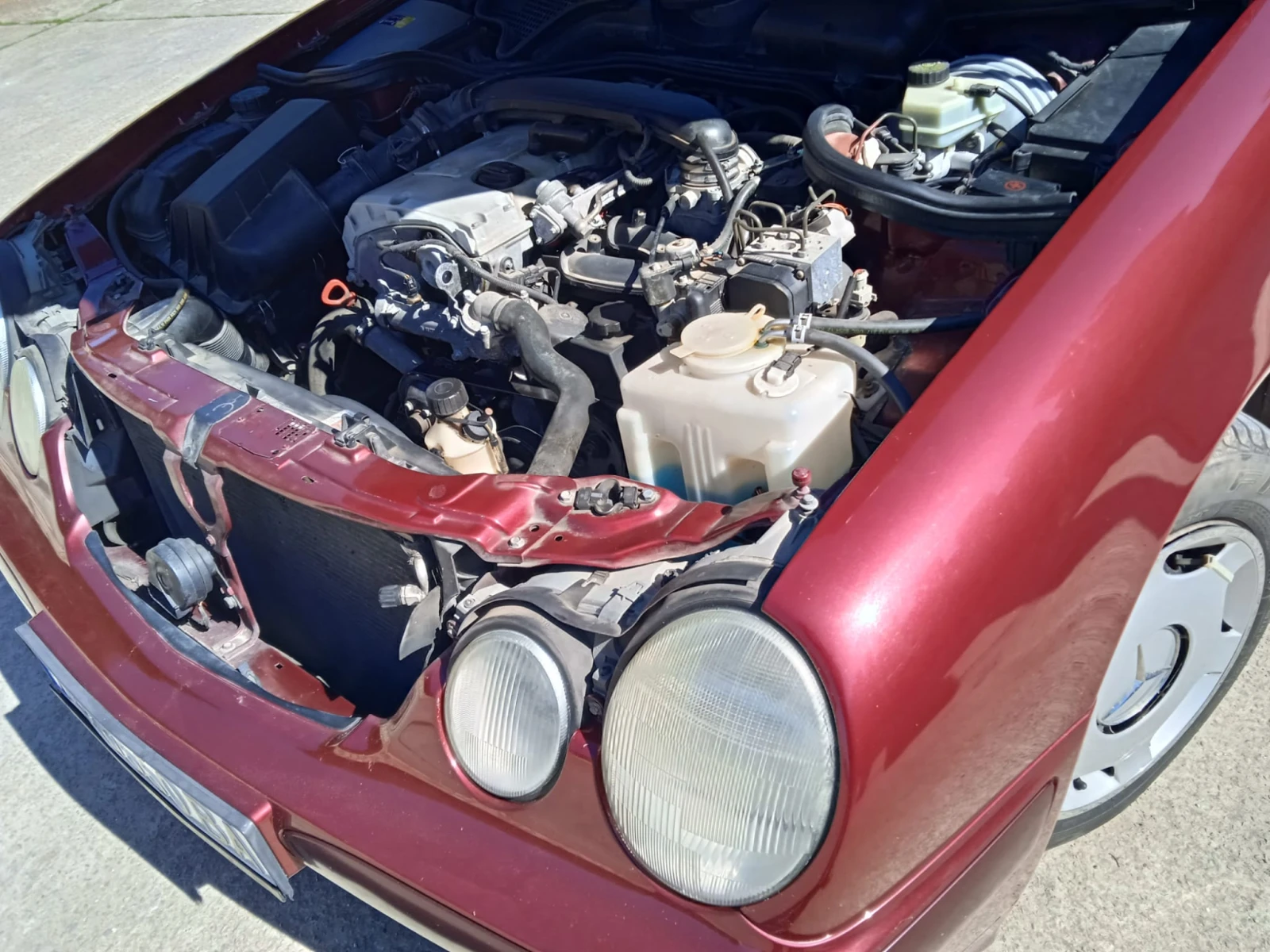 Mercedes-Benz E 200, снимка 3 - Автомобили и джипове - 53937522