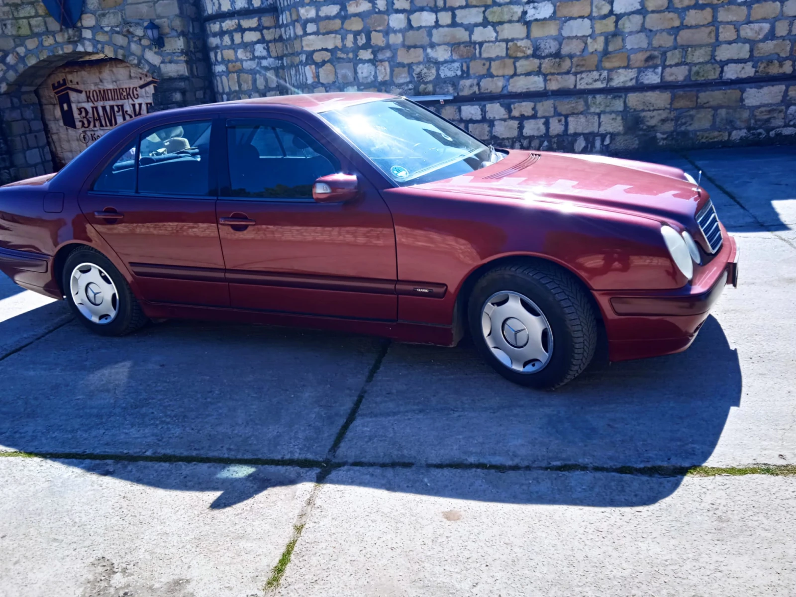 Mercedes-Benz E 200, снимка 2 - Автомобили и джипове - 53937522