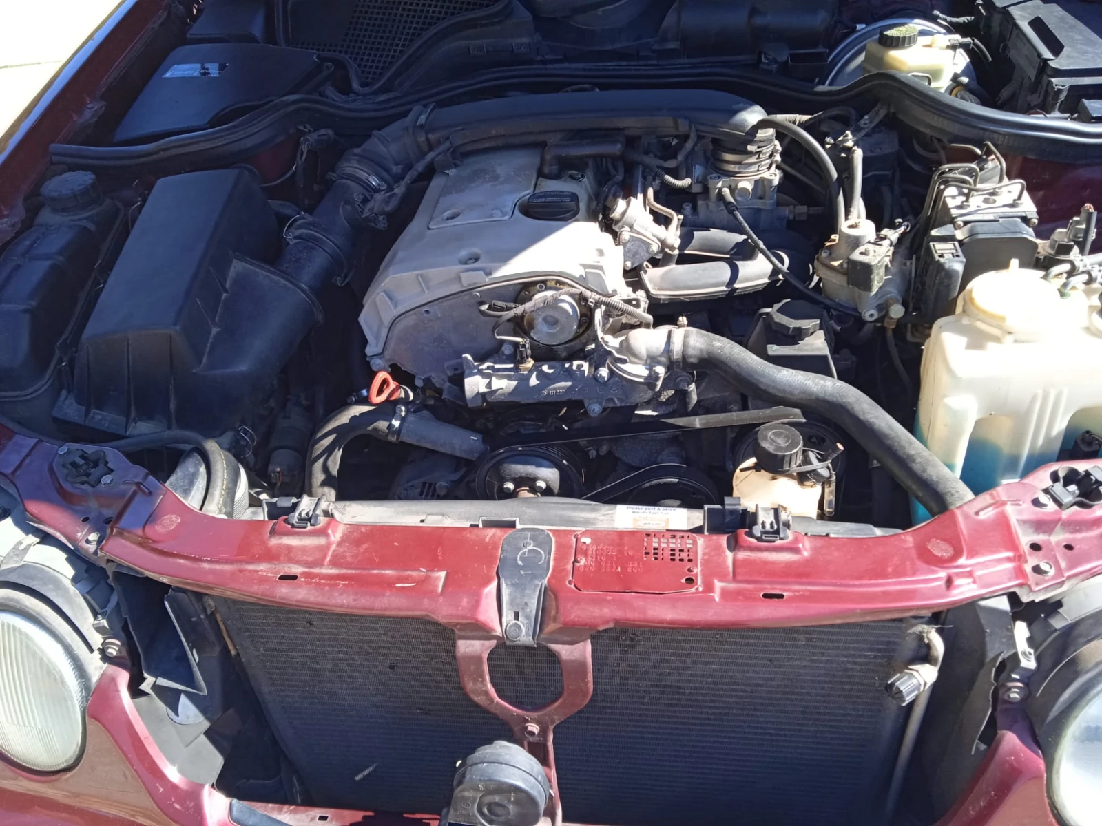 Mercedes-Benz E 200, снимка 4 - Автомобили и джипове - 53937522