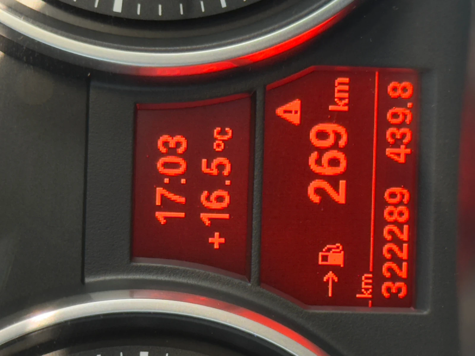 BMW 330, снимка 12 - Автомобили и джипове - 54092019