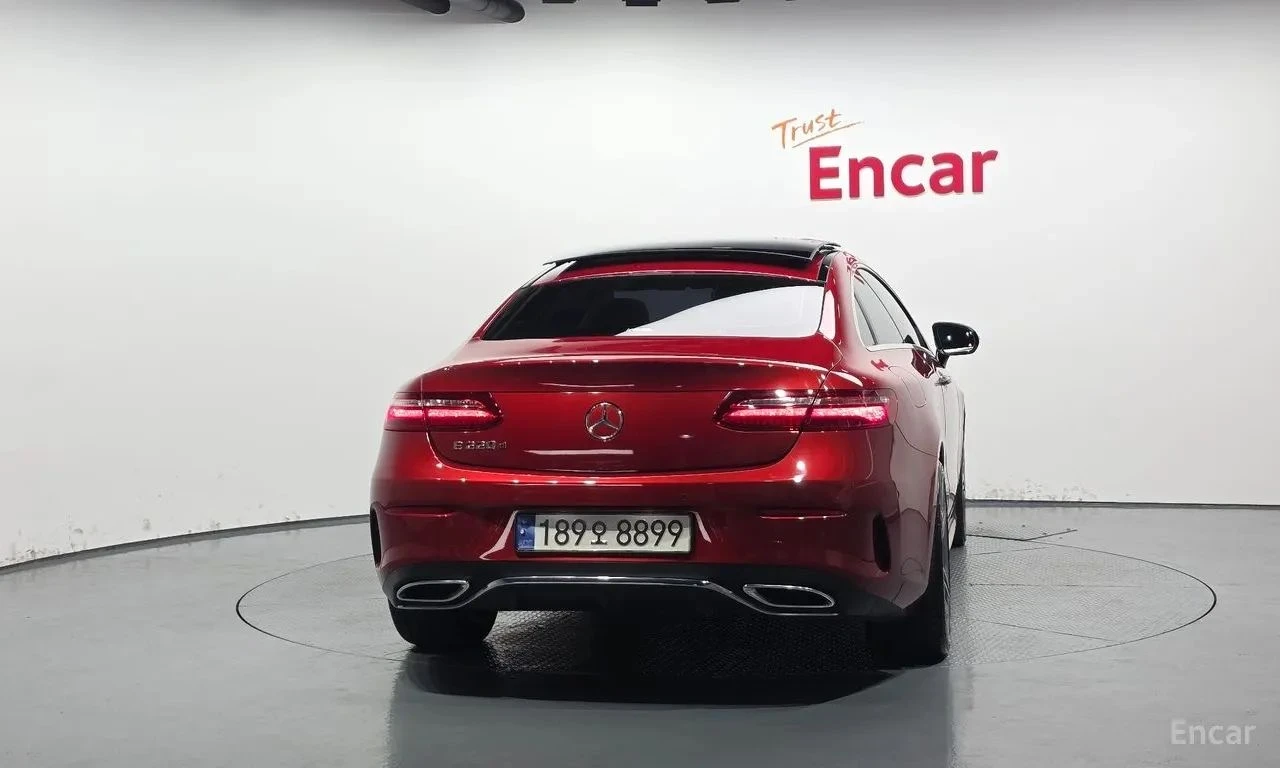 Mercedes-Benz E 220, снимка 2 - Автомобили и джипове - 54770369