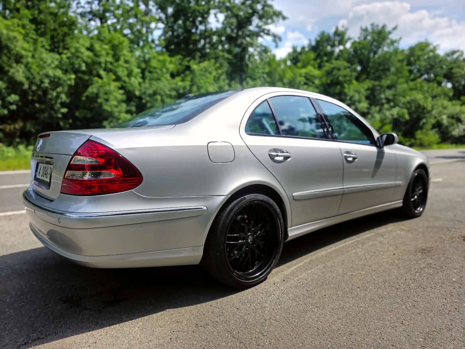Mercedes-Benz E 500, снимка 2 - Автомобили и джипове - 54727383