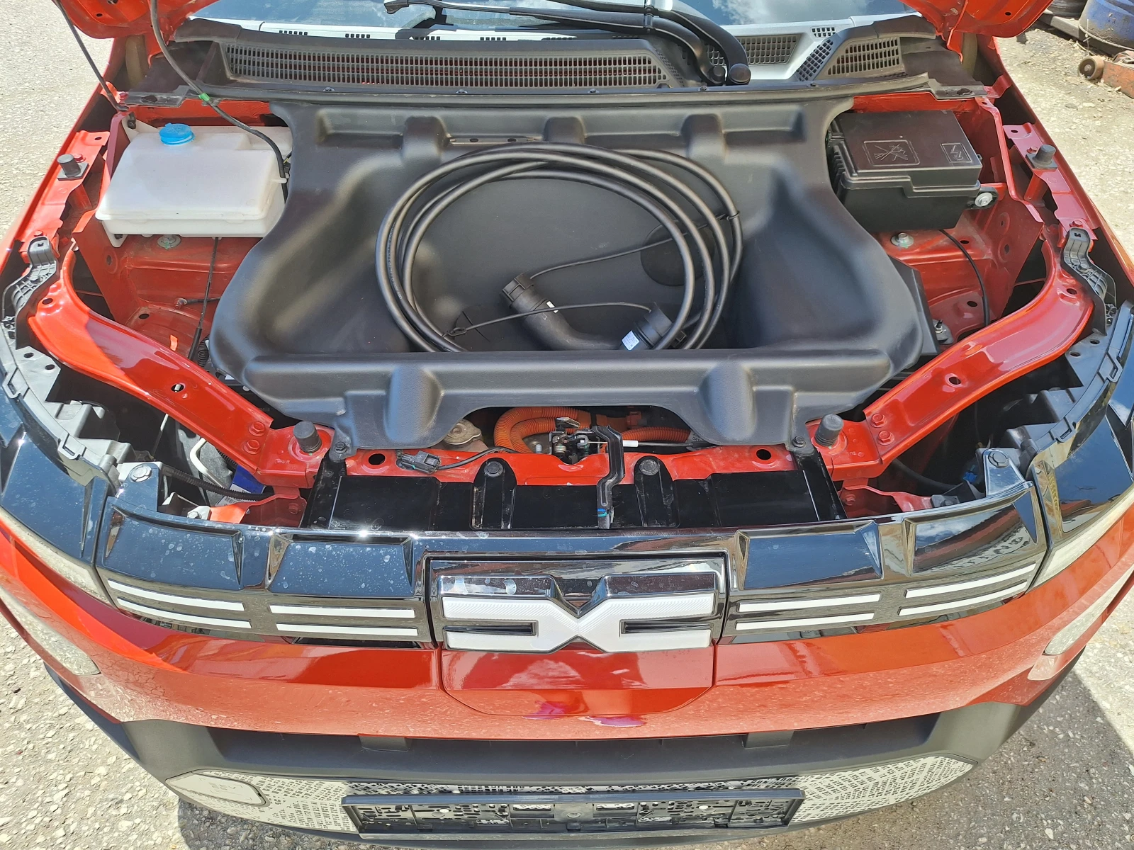 Dacia Spring NMC 27 kwh като нова със заверена Гаранция в BG, снимка 15 - Автомобили и джипове - 54739591