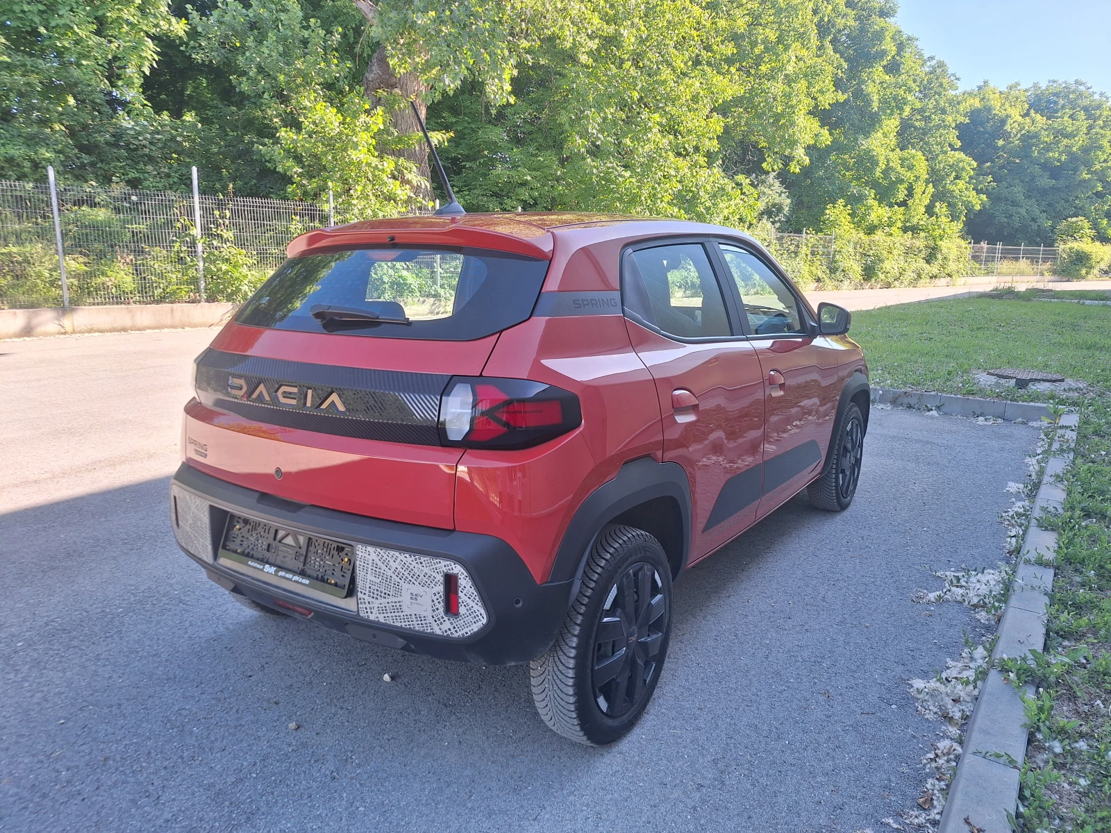 Dacia Spring NMC 27 kwh като нова със заверена Гаранция в BG, снимка 5 - Автомобили и джипове - 54739591