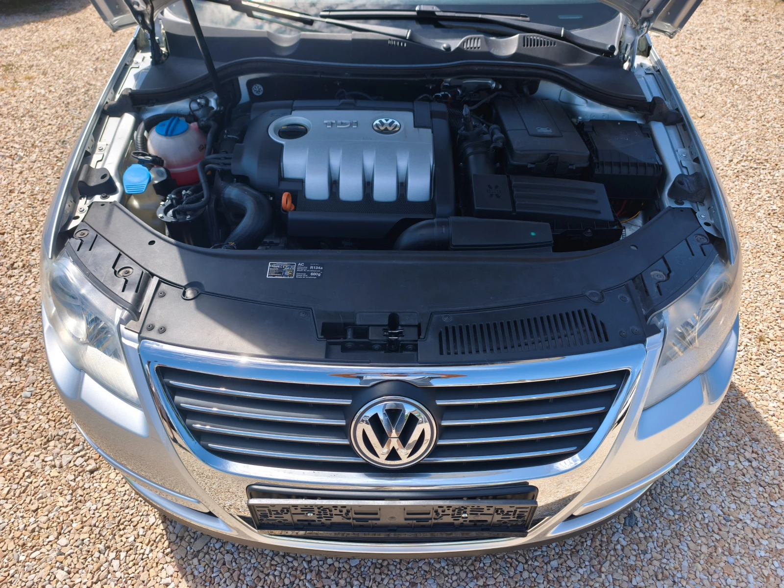 VW Passat 8-КЛАПАНА, снимка 17 - Автомобили и джипове - 55031431