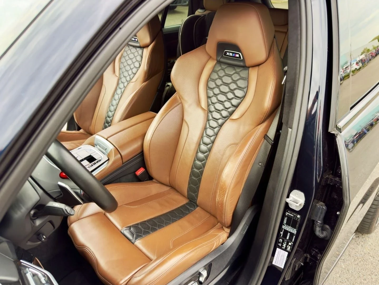 BMW X5M Очакван вCOMPETITION / 625 К.С. / INDIVIDUAL TWO-T, снимка 10 - Автомобили и джипове - 55674456