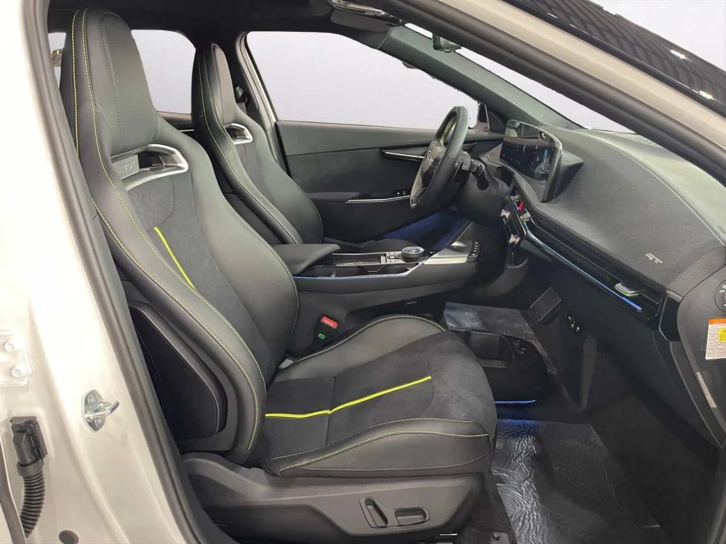 Kia EV6 GT 609hp 84kWh ALL OPTIONS WARRANTY!, снимка 8 - Автомобили и джипове - 56174362