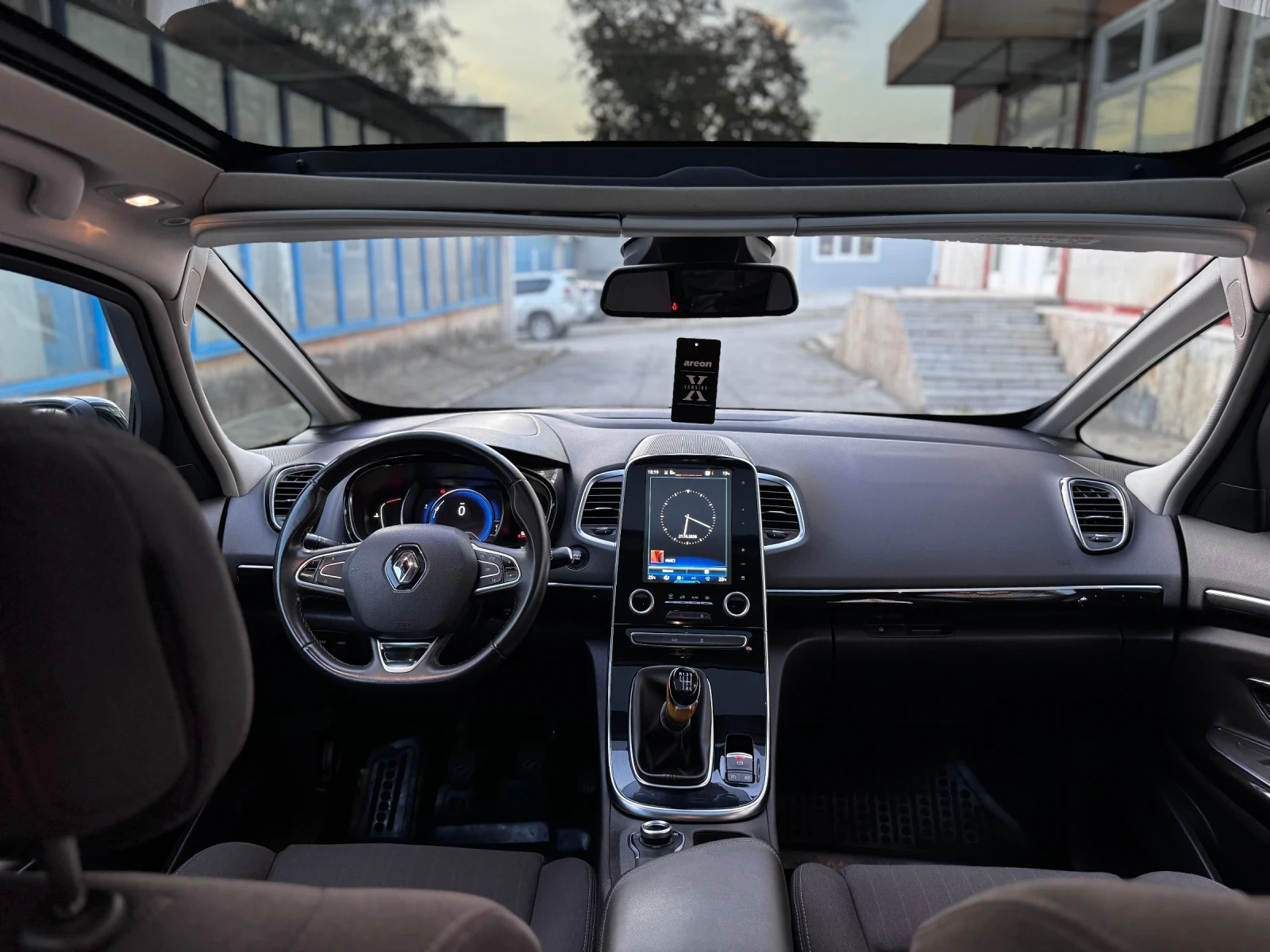 Renault Espace 1.6dci* LED* Темпомат* 7Местен* TOP, снимка 9 - Автомобили и джипове - 56712097