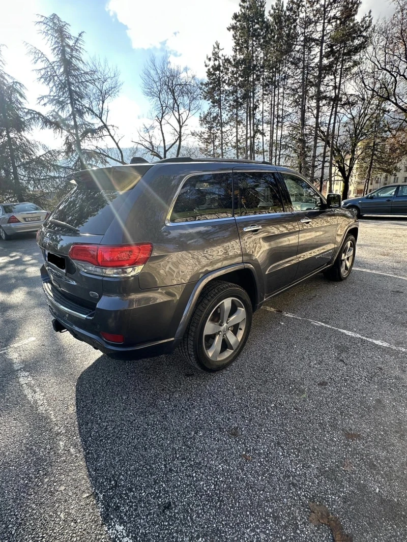 Jeep Grand cherokee 5.7 HEMI Overland, снимка 3 - Автомобили и джипове - 52954504