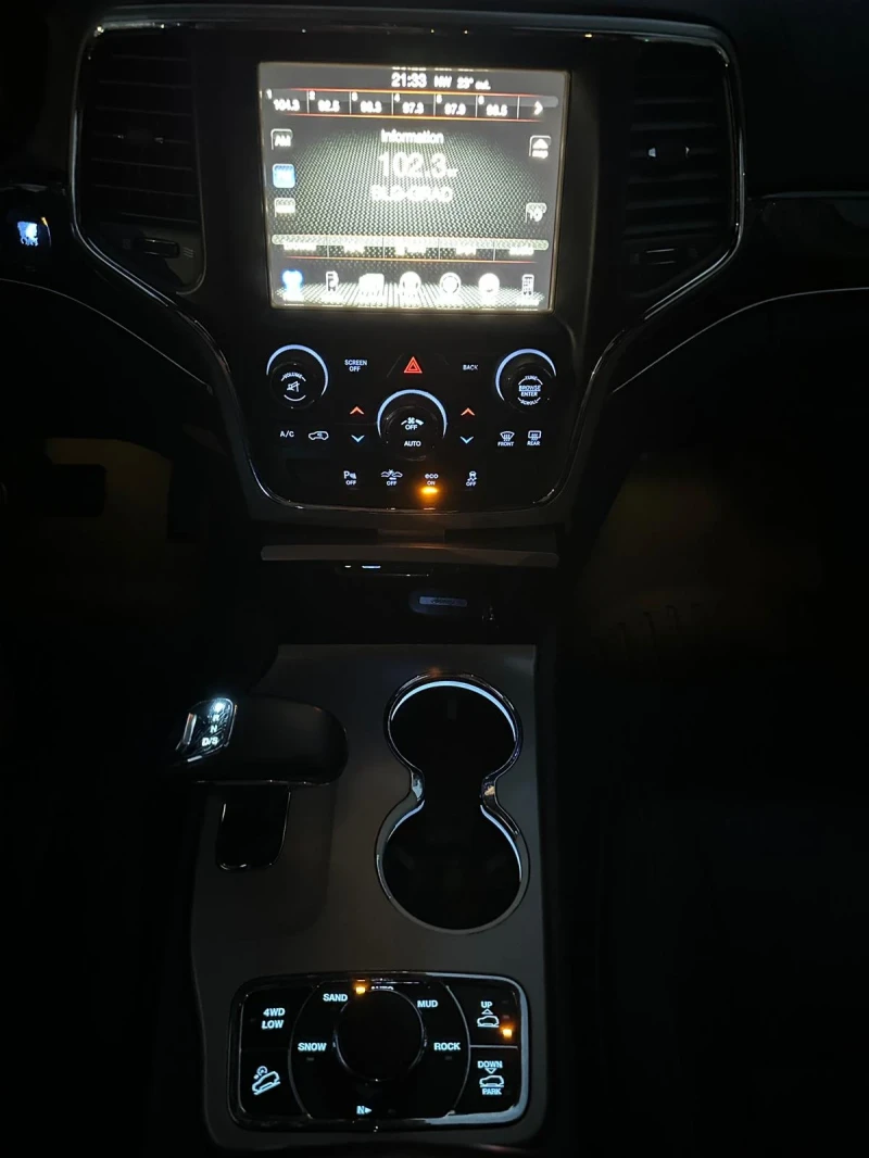 Jeep Grand cherokee 5.7 HEMI Overland, снимка 8 - Автомобили и джипове - 52954504