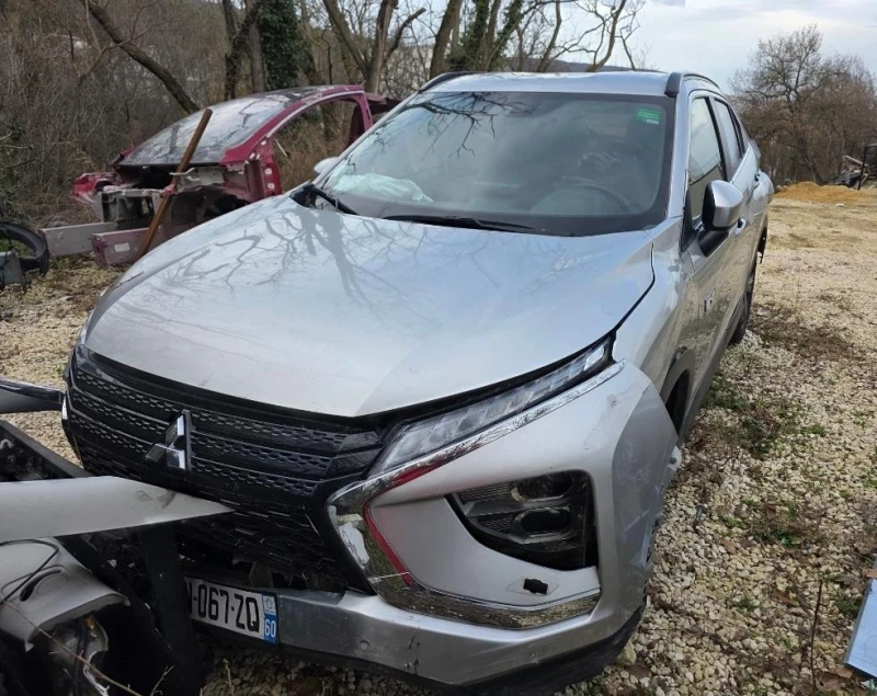 Mitsubishi Eclipse Cross PHEV Фул Екстри с Инцидент, снимка 6 - Автомобили и джипове - 53059868