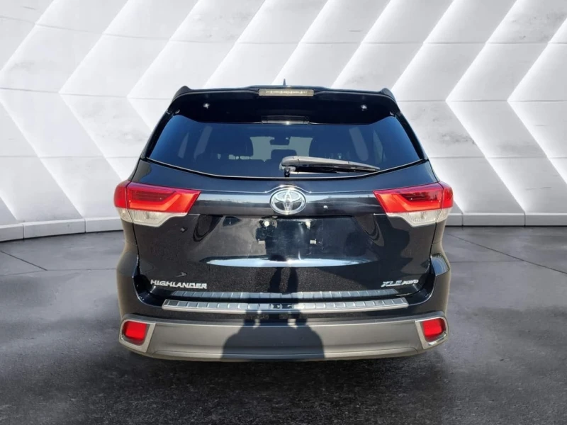 Toyota Highlander XLE  CARFAX, снимка 4 - Автомобили и джипове - 53188547