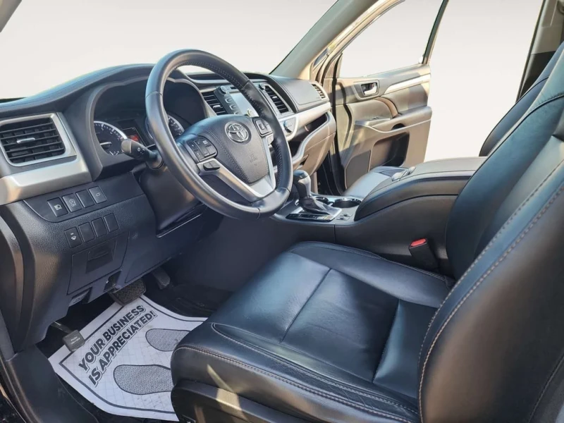Toyota Highlander XLE  CARFAX, снимка 5 - Автомобили и джипове - 53188547
