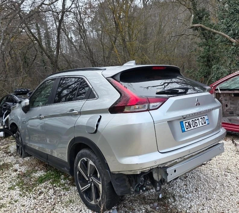 Mitsubishi Eclipse Cross PHEV Фул Екстри с Инцидент, снимка 12 - Автомобили и джипове - 53059868