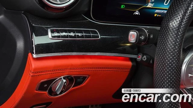 Mercedes-Benz GT 43 4MATIC+ | Black/Red | 80 000 km | Цена с достав, снимка 14 - Автомобили и джипове - 54938222