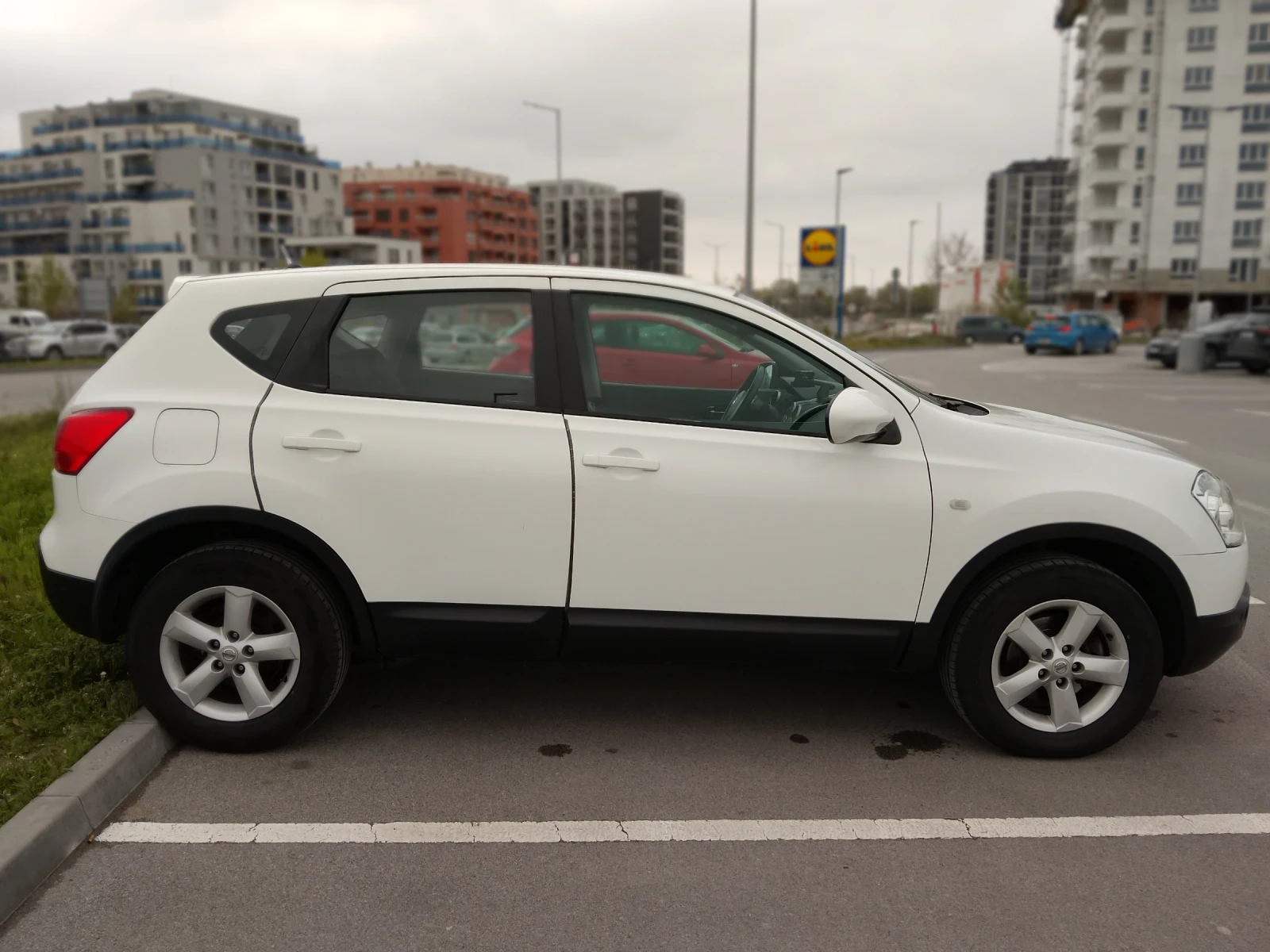 Nissan Qashqai 2.0 DCI, 4x4, Автоматик - изображение 2