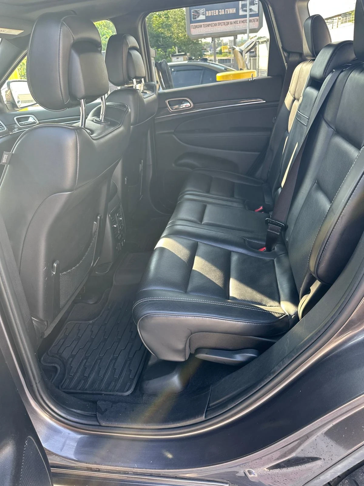 Jeep Grand cherokee 5.7 HEMI Overland, снимка 12 - Автомобили и джипове - 53806621