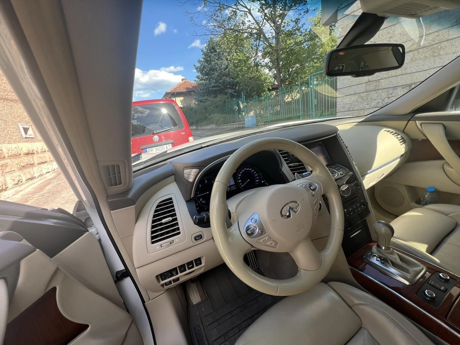 Infiniti QX70 3.0, снимка 9 - Автомобили и джипове - 53754081