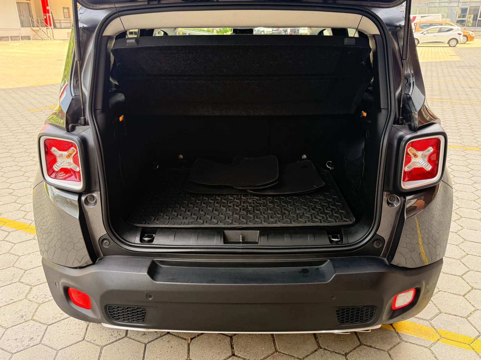 Jeep Renegade 2.0mJTD* LIMITED* 4WD* АВТОМАТИК* ПАНОРАМА* , снимка 7 - Автомобили и джипове - 54679549