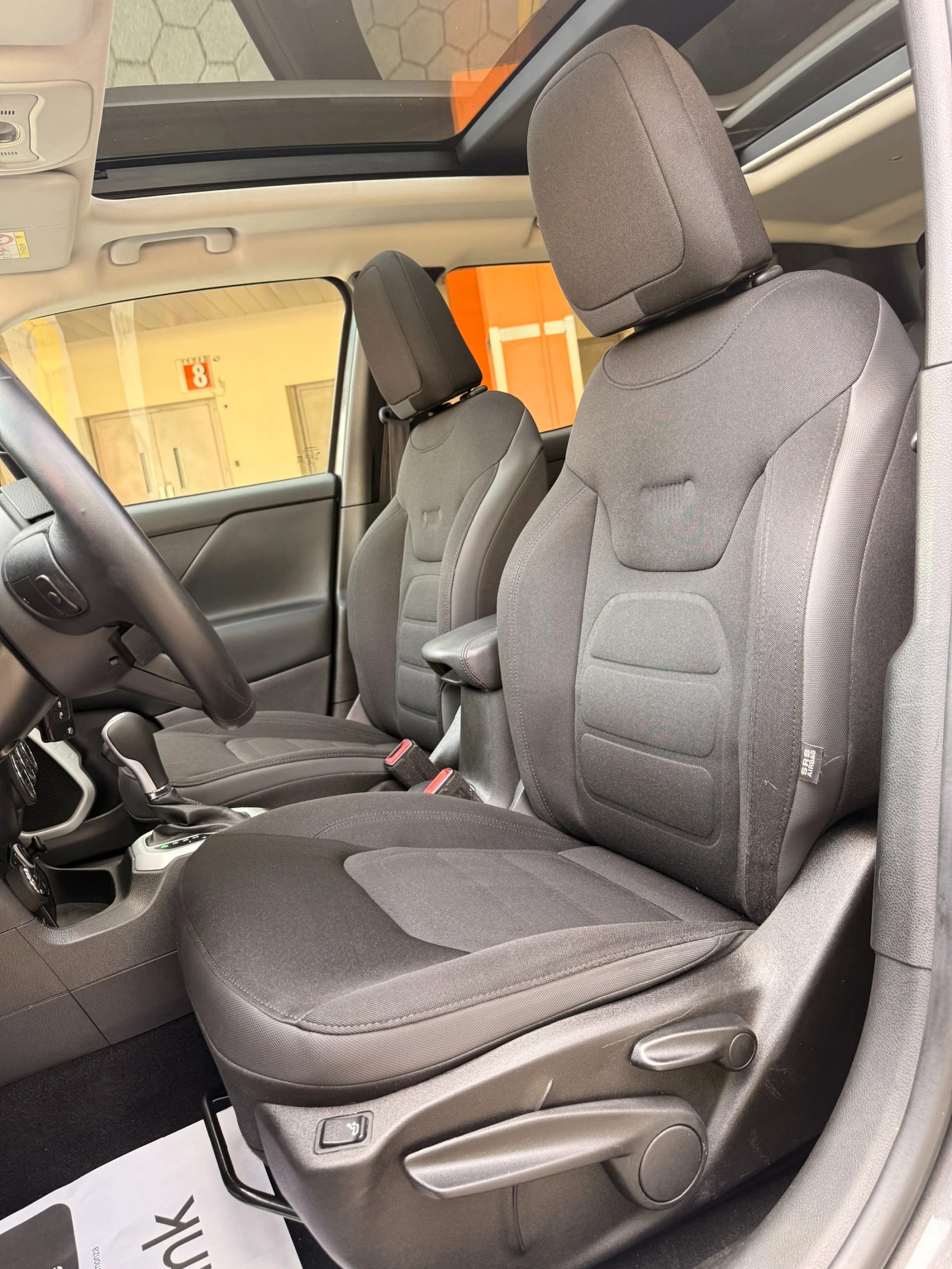 Jeep Renegade 2.0mJTD* LIMITED* 4WD* АВТОМАТИК* ПАНОРАМА* , снимка 13 - Автомобили и джипове - 54679549