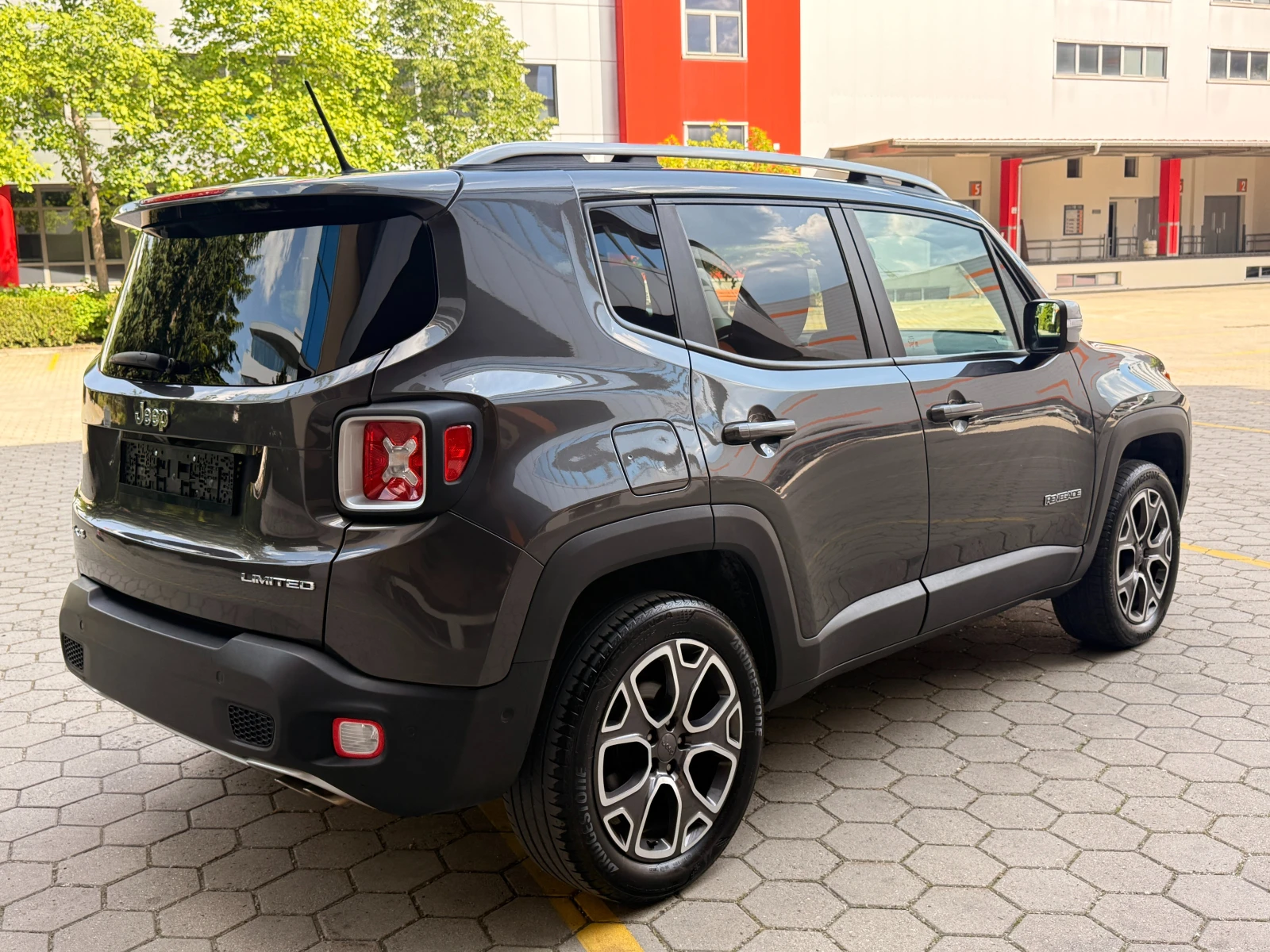 Jeep Renegade 2.0mJTD* LIMITED* 4WD* АВТОМАТИК* ПАНОРАМА* , снимка 4 - Автомобили и джипове - 54679549