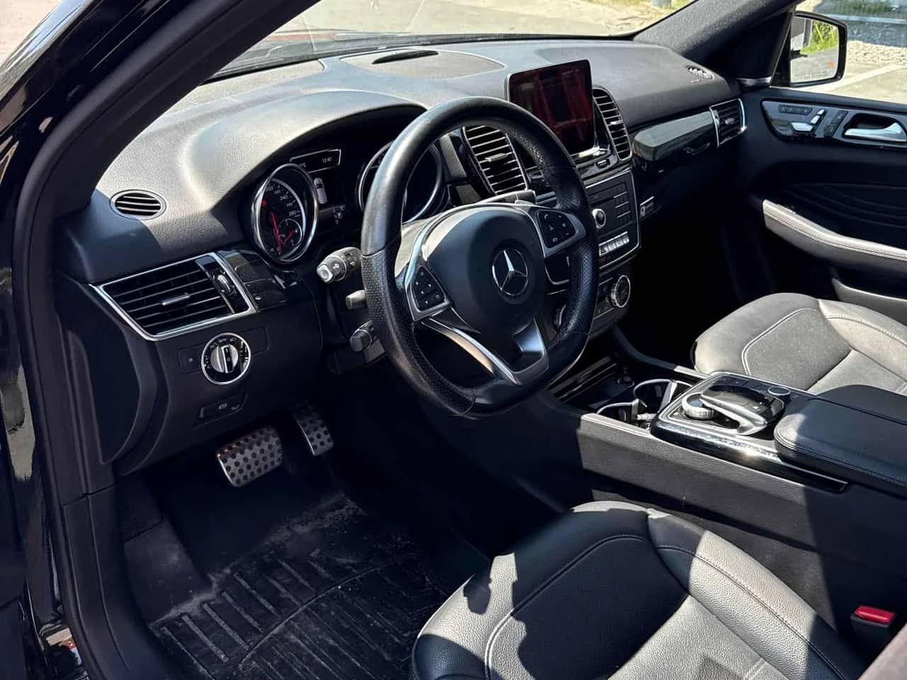 Mercedes-Benz GLE * AMG 43 * АВТОКРЕДИТ БЕЗ ПЪРВОНАЧАЛНА ВНОСКА* , снимка 5 - Автомобили и джипове - 55182712