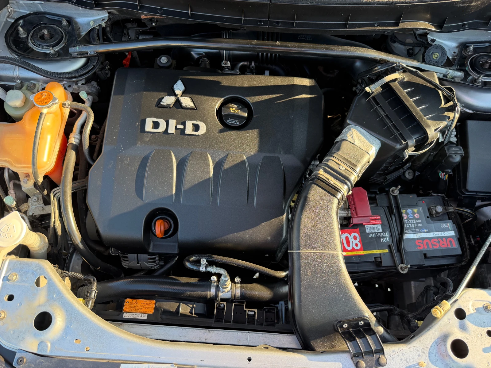 Mitsubishi Outlander 2.0TDI 4x4, снимка 14 - Автомобили и джипове - 56133981