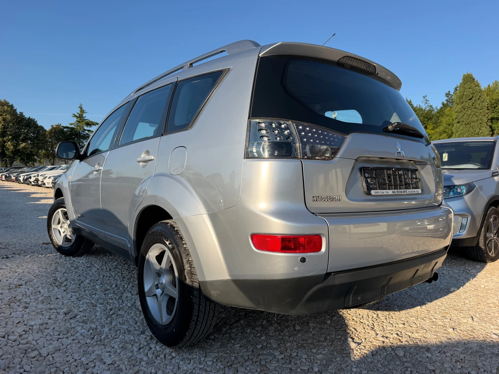 Mitsubishi Outlander 2.0TDI 4x4, снимка 4 - Автомобили и джипове - 56133981