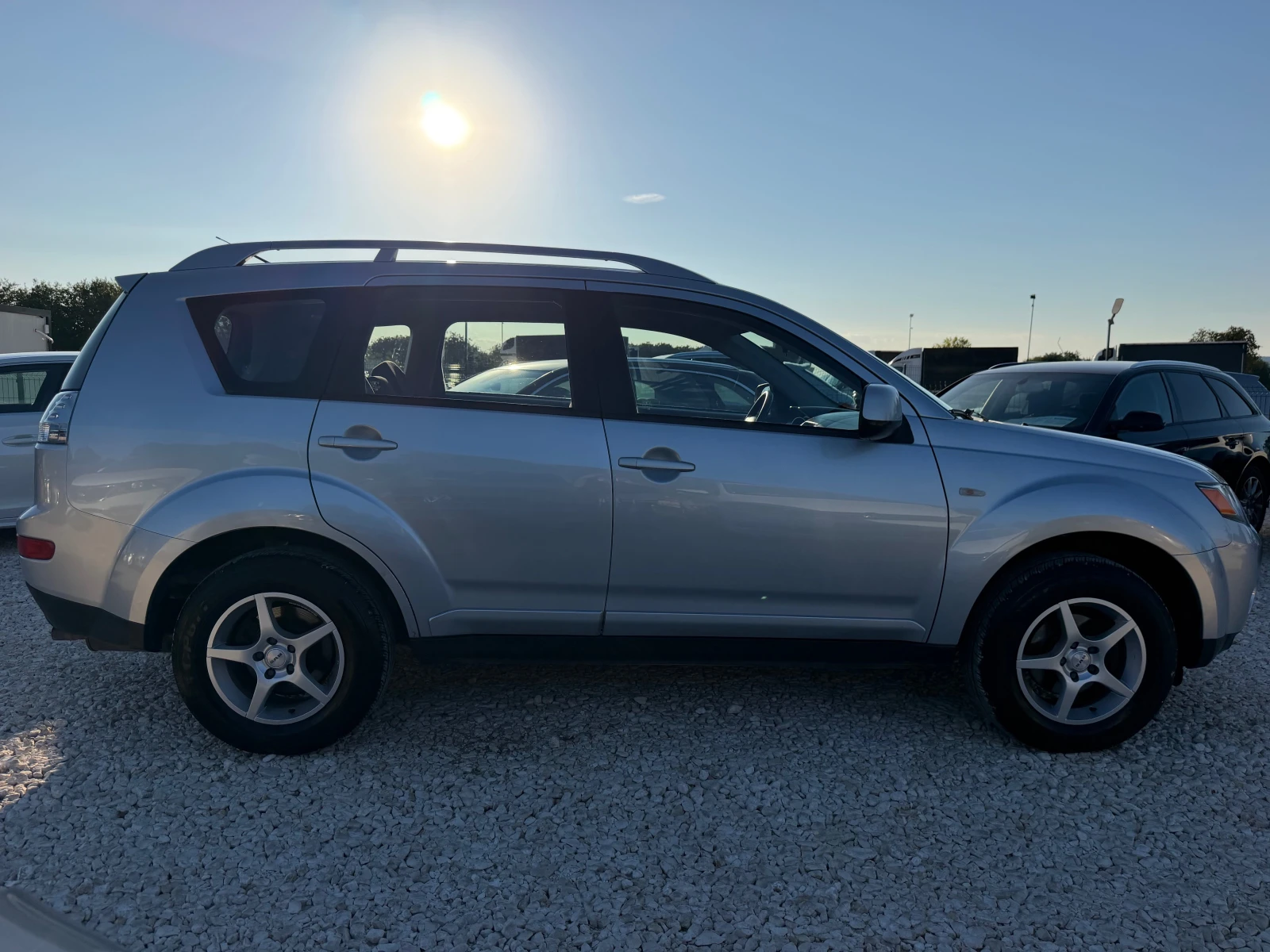Mitsubishi Outlander 2.0TDI 4x4, снимка 7 - Автомобили и джипове - 56133981