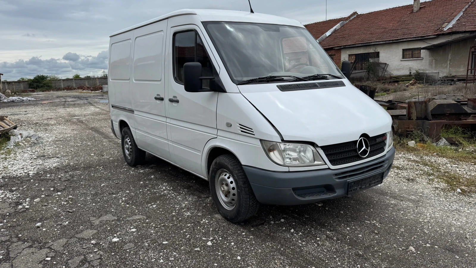 Mercedes-Benz 208  - изображение 2