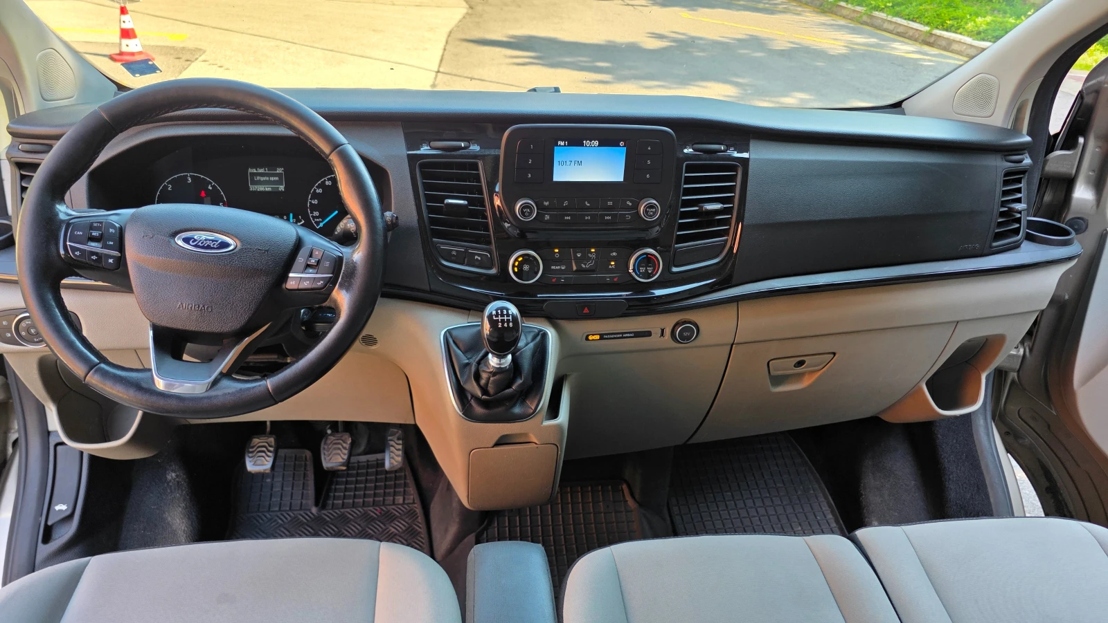 Ford Transit Custom, снимка 8 - Бусове и автобуси - 54869280