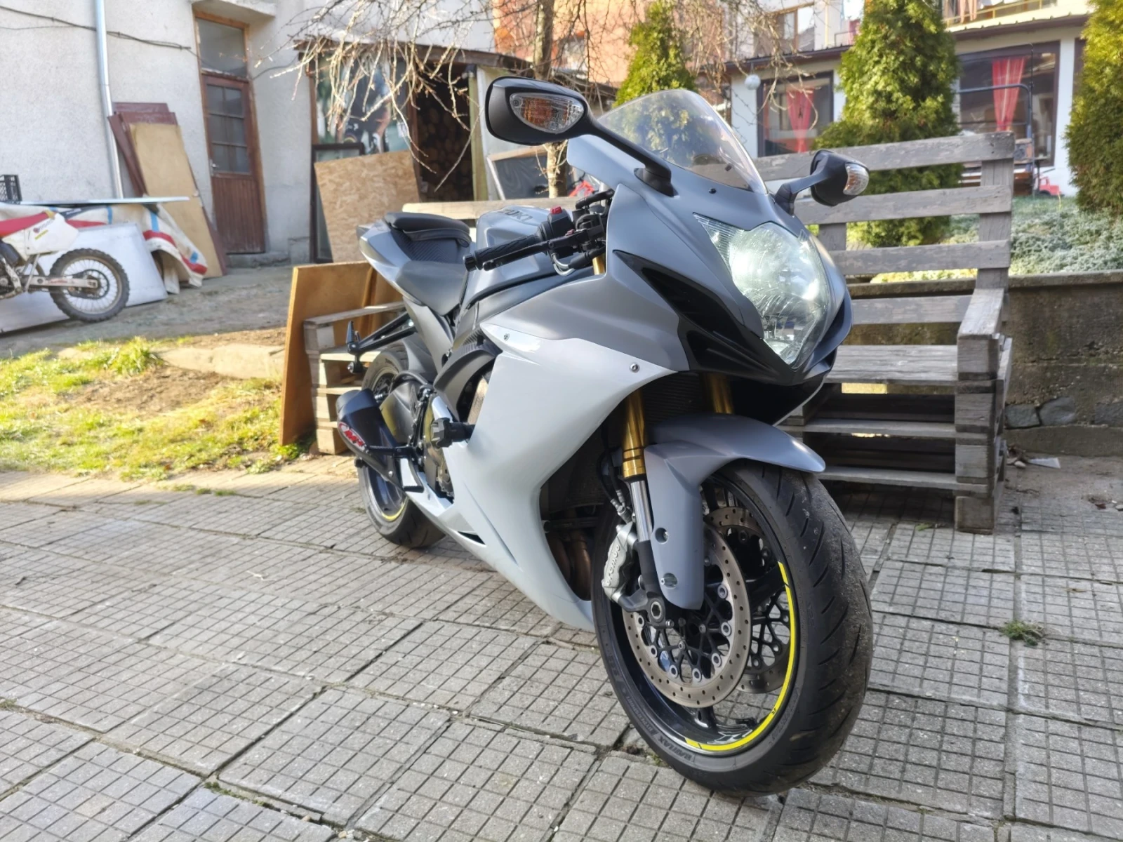 Suzuki Gsxr 750 2022г. Нов внос КАТО НОВ - изображение 10
