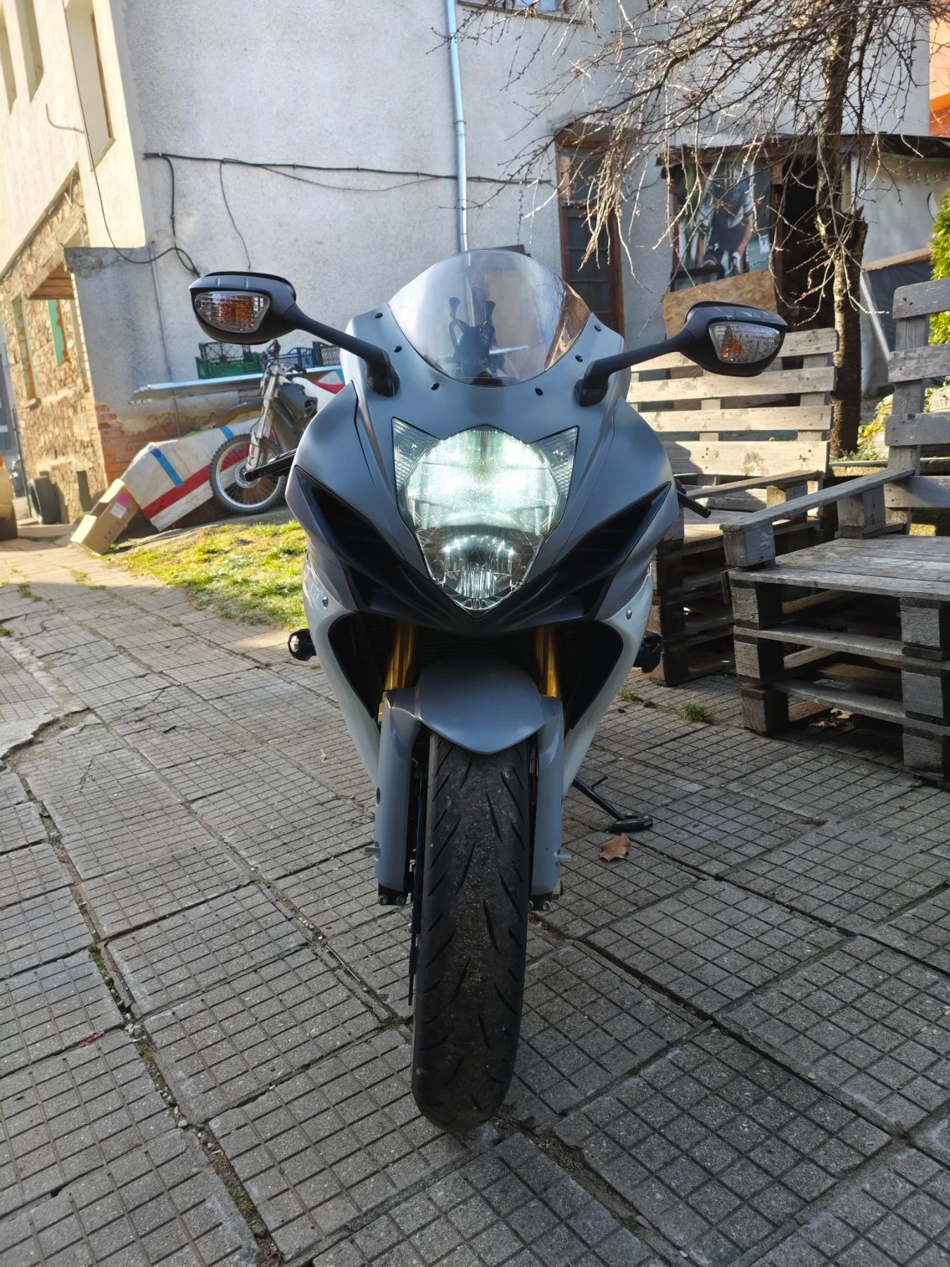 Suzuki Gsxr 750 2022г. Нов внос КАТО НОВ - изображение 2
