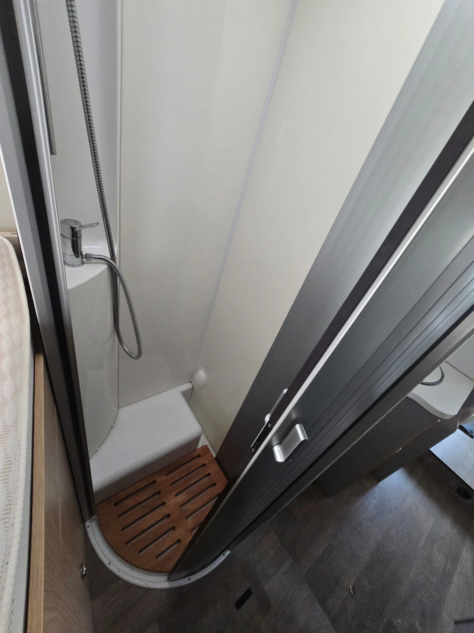 ������ HYMER / ERIBA ��� ����/������! | Mobile.bg � ����������� 15