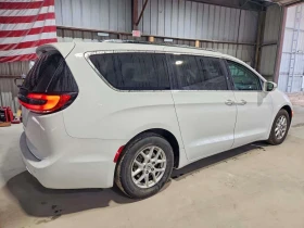 Chrysler Pacifica Touring L * CARFAX * OПЦИЯ ЗА ФИНАНСИРАНЕ, снимка 3