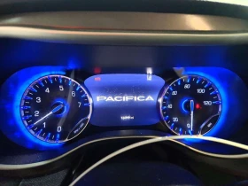 Chrysler Pacifica Touring L * CARFAX * OПЦИЯ ЗА ФИНАНСИРАНЕ, снимка 9