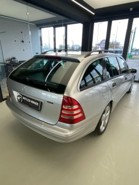 Mercedes-Benz C 220  W203, снимка 11