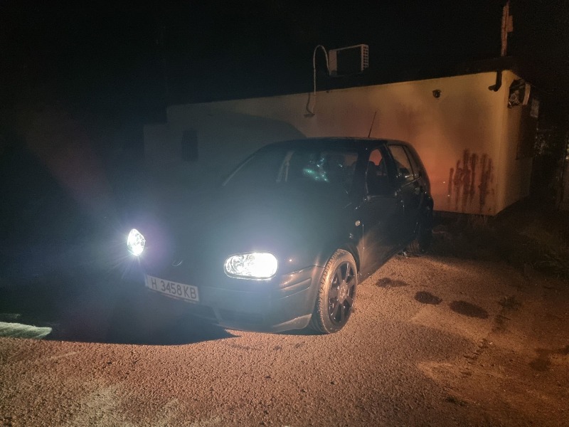 VW Golf Mk4, снимка 4 - Автомобили и джипове - 46755675