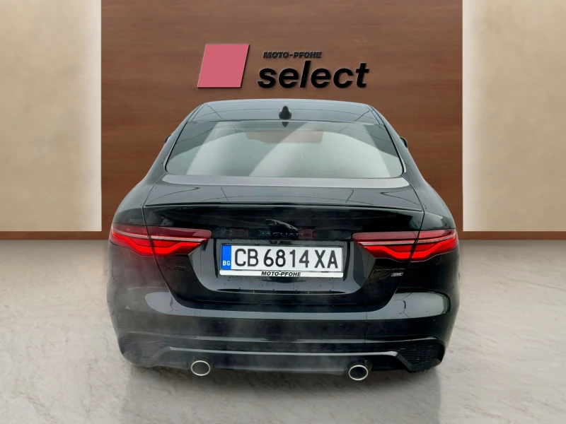 Jaguar XE 2.0 I4, снимка 4 - Автомобили и джипове - 48093412