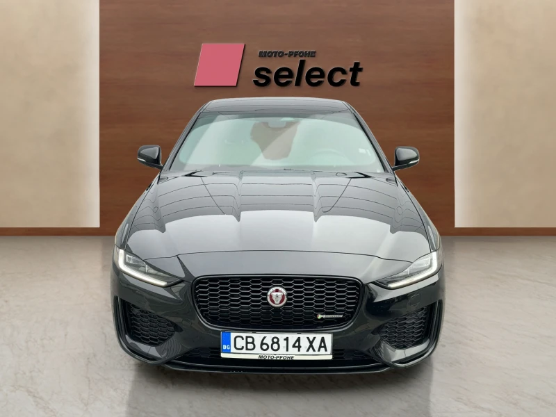 Jaguar XE 2.0 I4, снимка 8 - Автомобили и джипове - 48093412