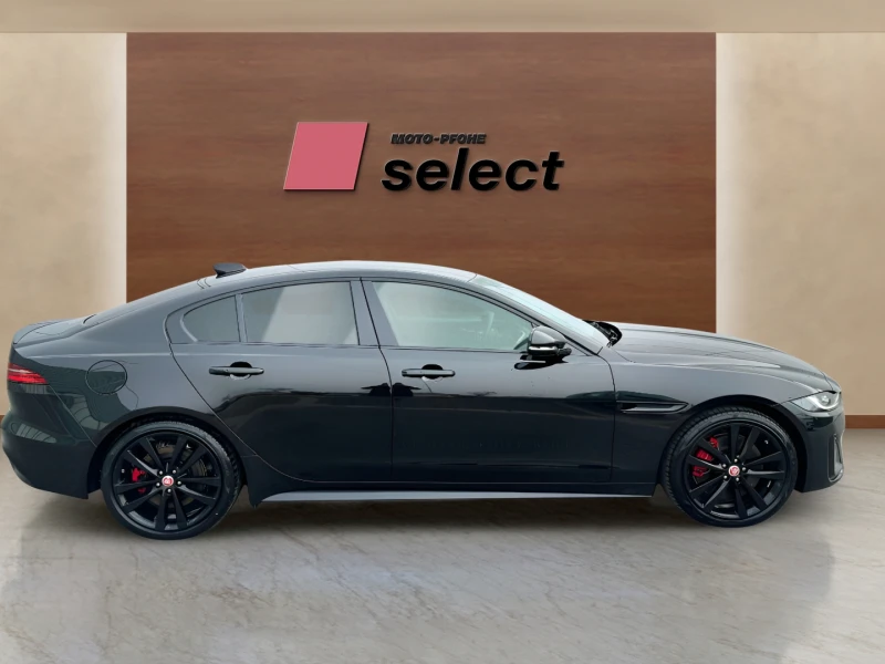 Jaguar XE 2.0 I4, снимка 3 - Автомобили и джипове - 48093412