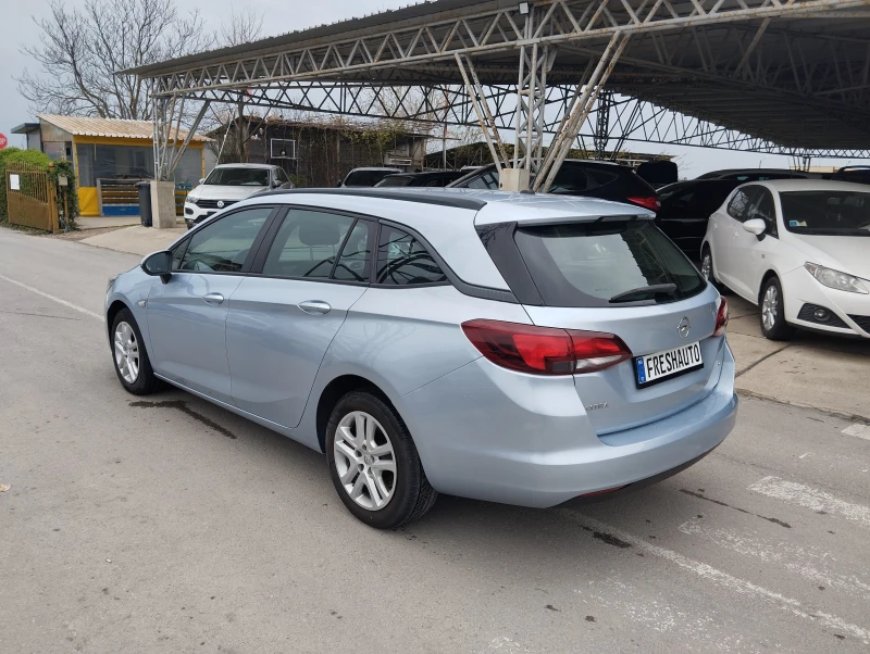 Opel Astra 1.6 CDTI, снимка 4 - Автомобили и джипове - 49647478