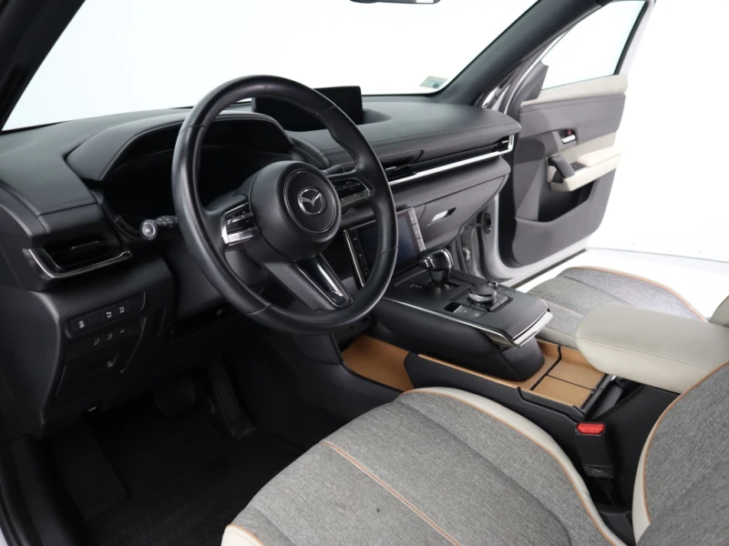 Mazda MX-30, снимка 12 - Автомобили и джипове - 51193302