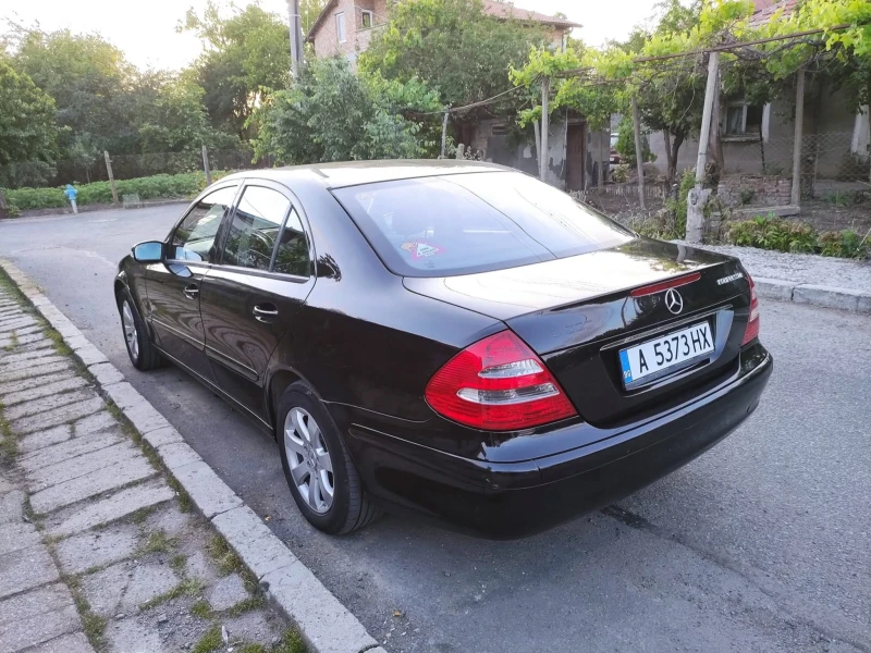 Mercedes-Benz E 200, снимка 2 - Автомобили и джипове - 50921168