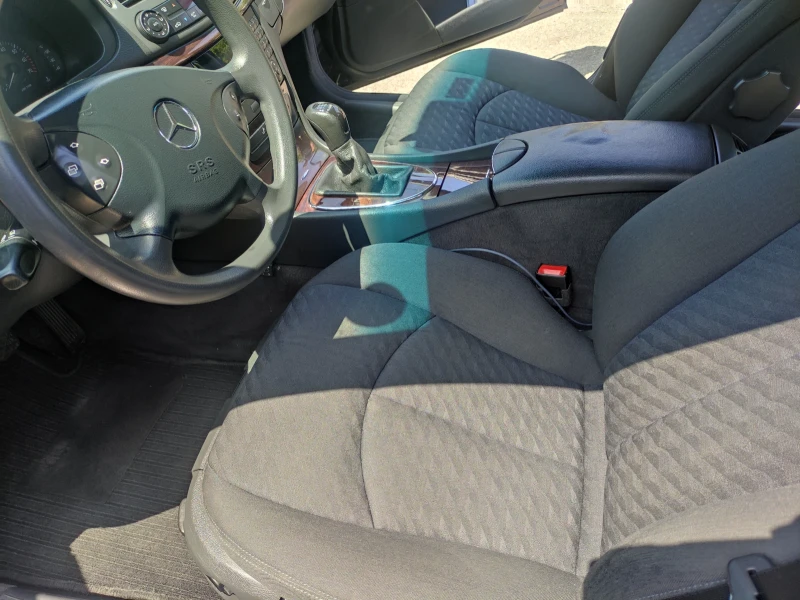 Mercedes-Benz E 200, снимка 6 - Автомобили и джипове - 50921168