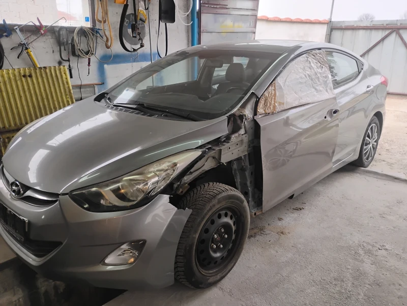 Hyundai Elantra, снимка 4 - Автомобили и джипове - 52857658